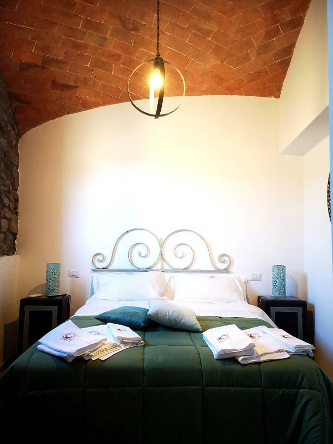 Casale 1541 Bed & Breakfast Bolsena Exterior photo